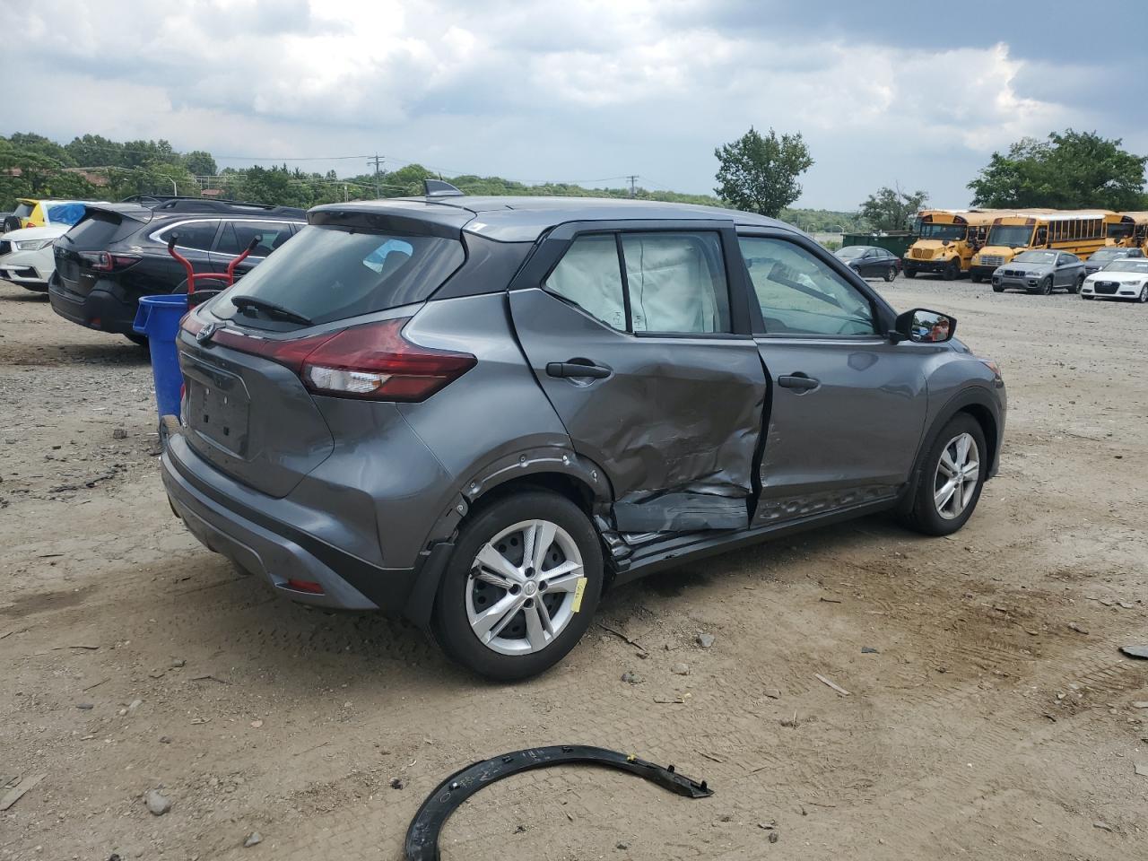 2024 NISSAN KICKS