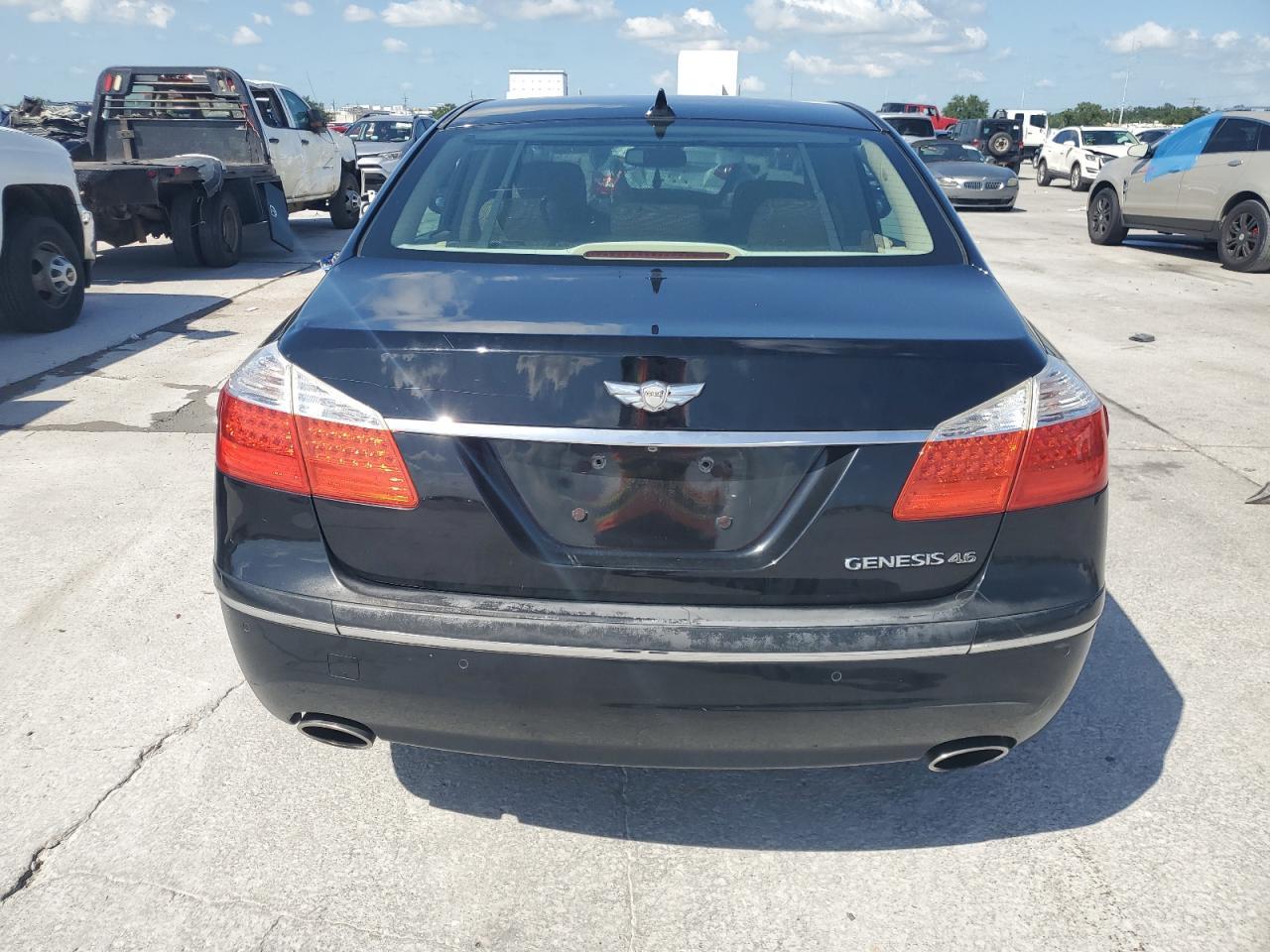 2011 HYUNDAI GENESIS