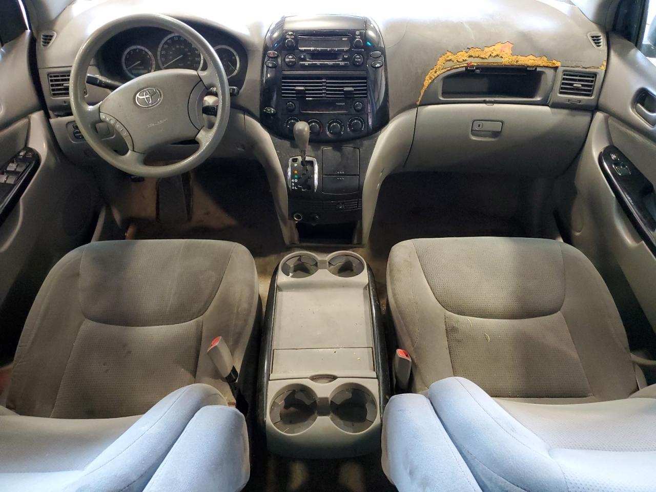 2005 TOYOTA SIENNA