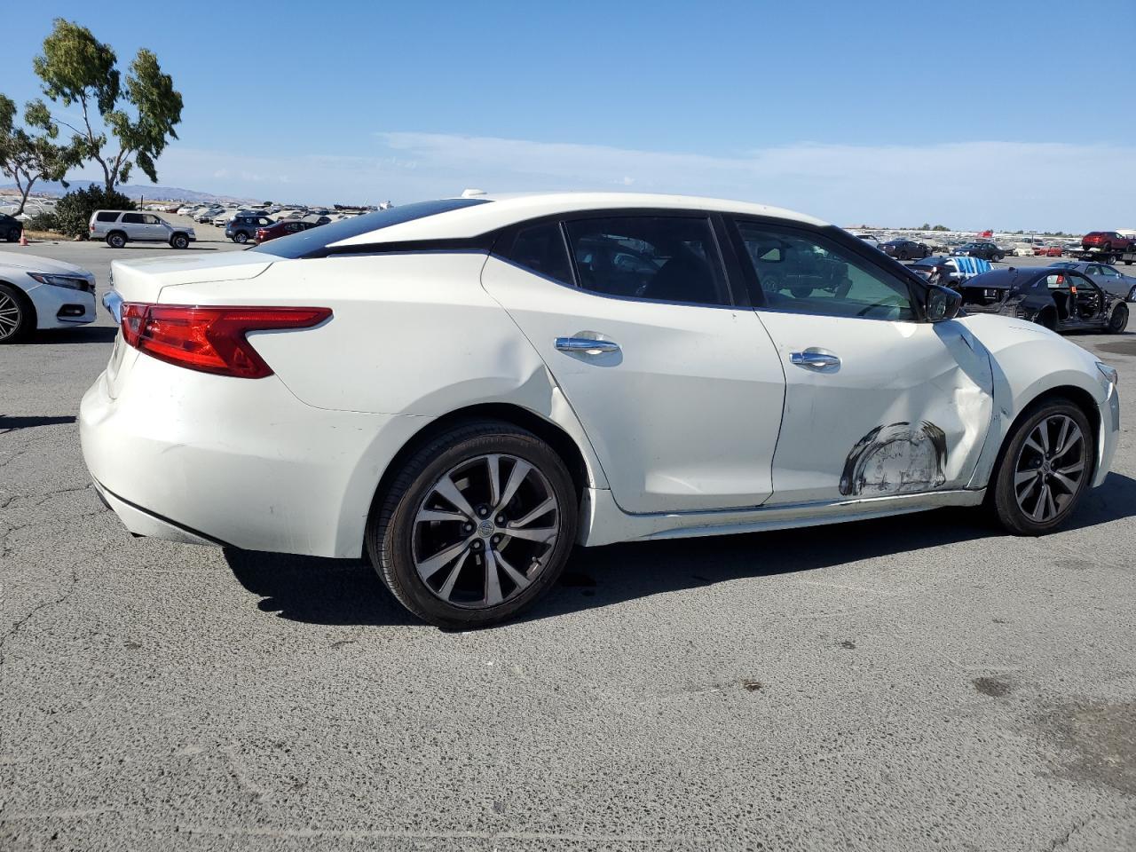 2016 NISSAN Maxima