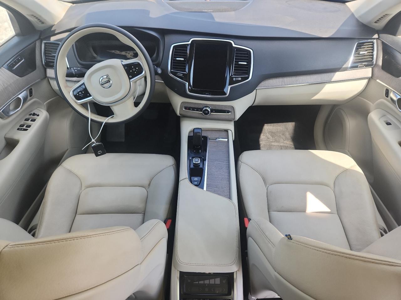 2023 VOLVO XC90