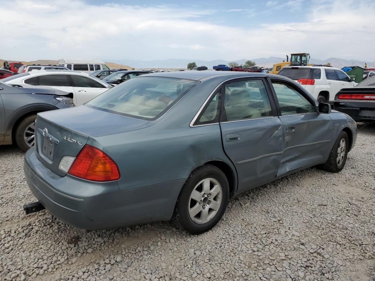 2002 TOYOTA Avalon