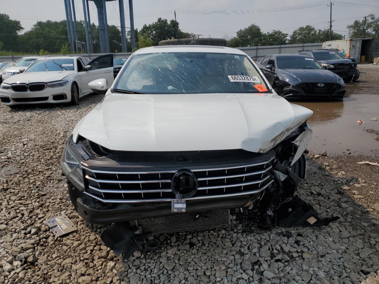 2016 VOLKSWAGEN Passat