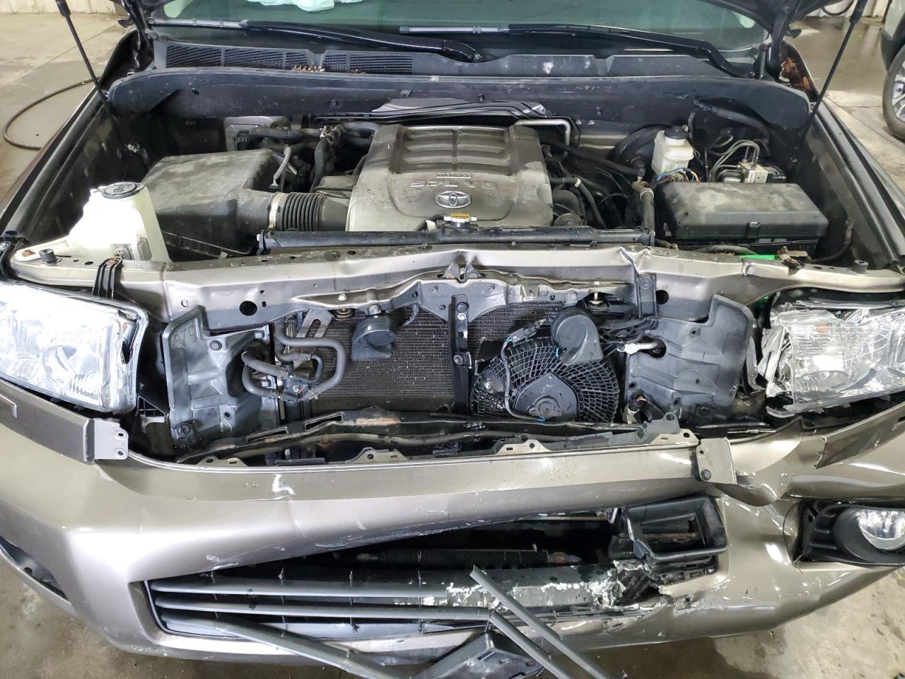 2010 TOYOTA Sequoia