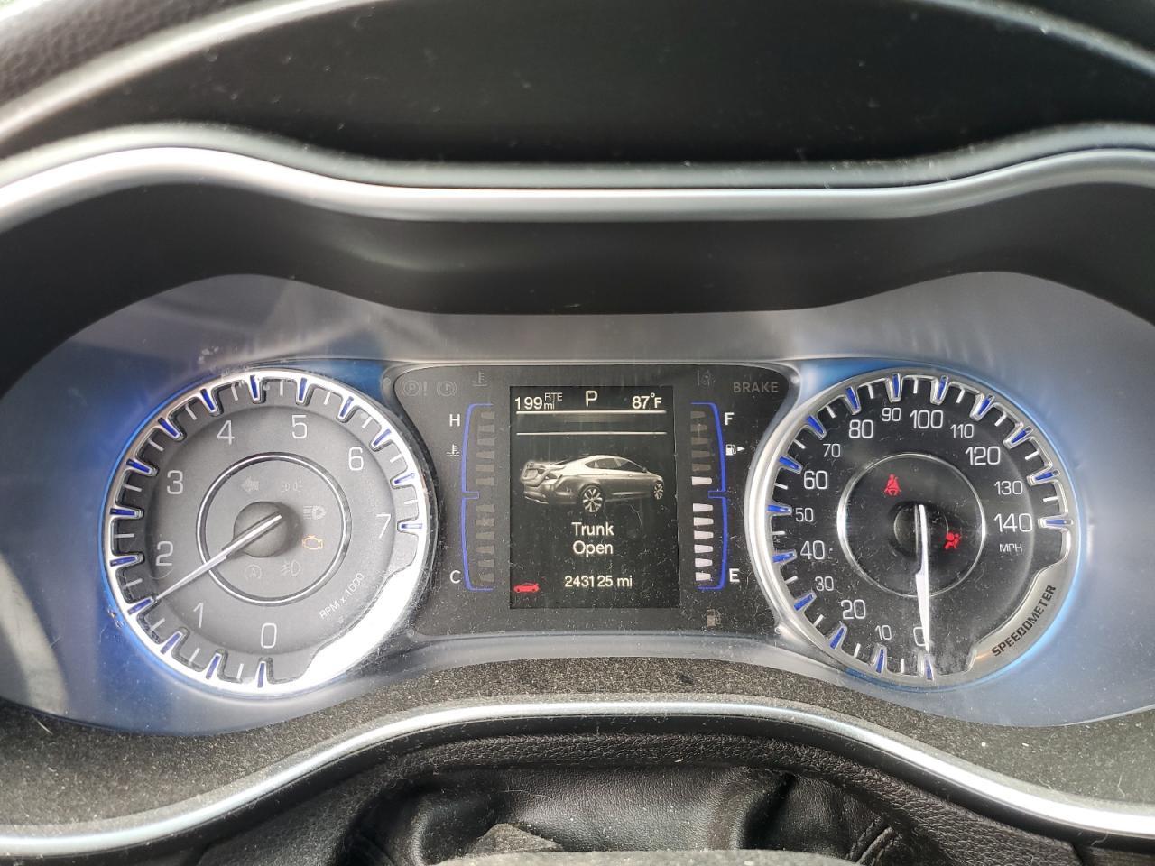 2015 CHRYSLER 200