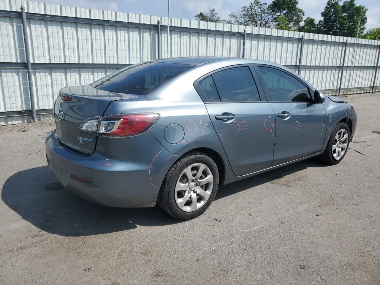 2013 MAZDA 3