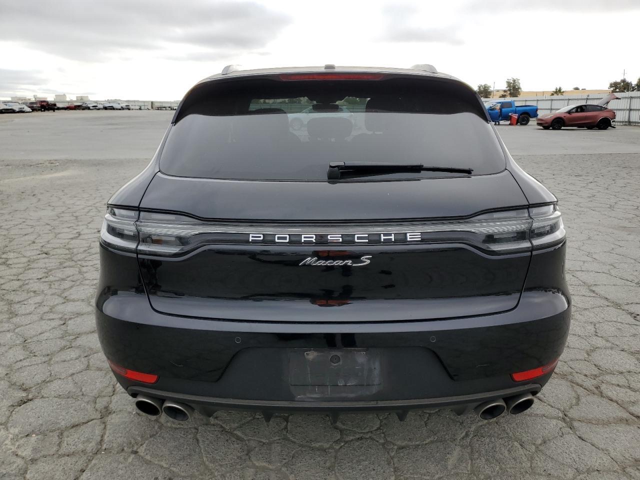 2019 PORSCHE Macan