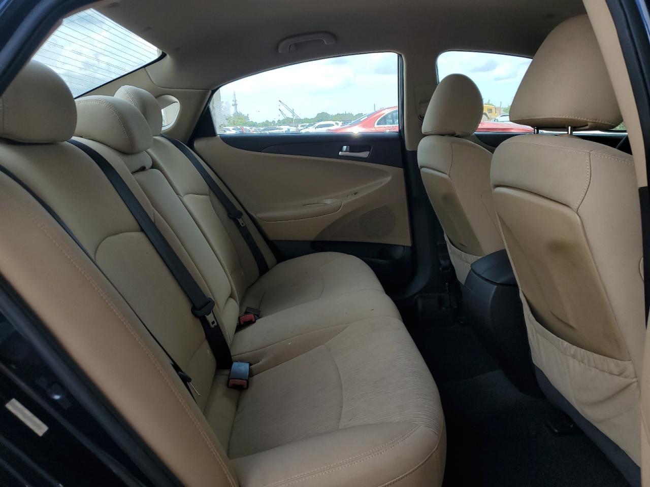 2011 HYUNDAI SONATA