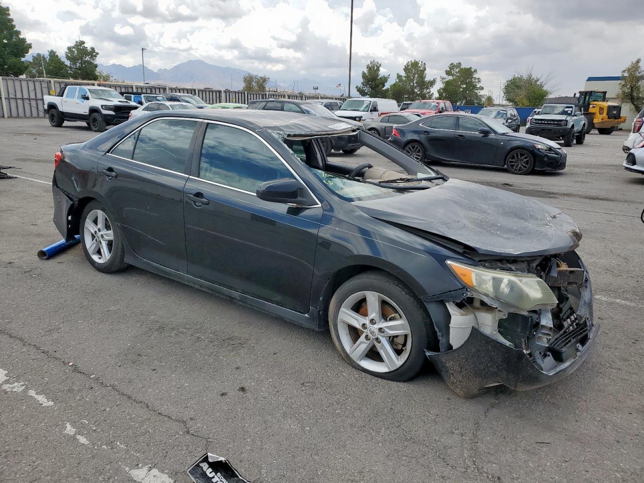 2013 TOYOTA CAMRY