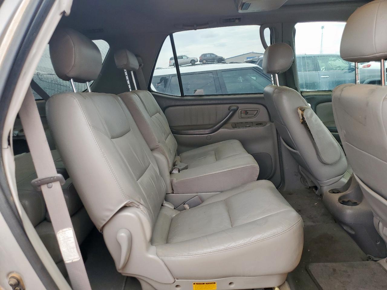 2002 TOYOTA Sequoia