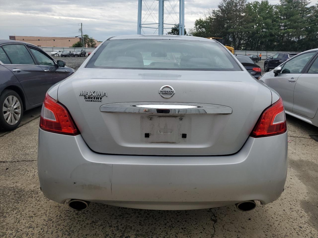 2011 NISSAN Maxima