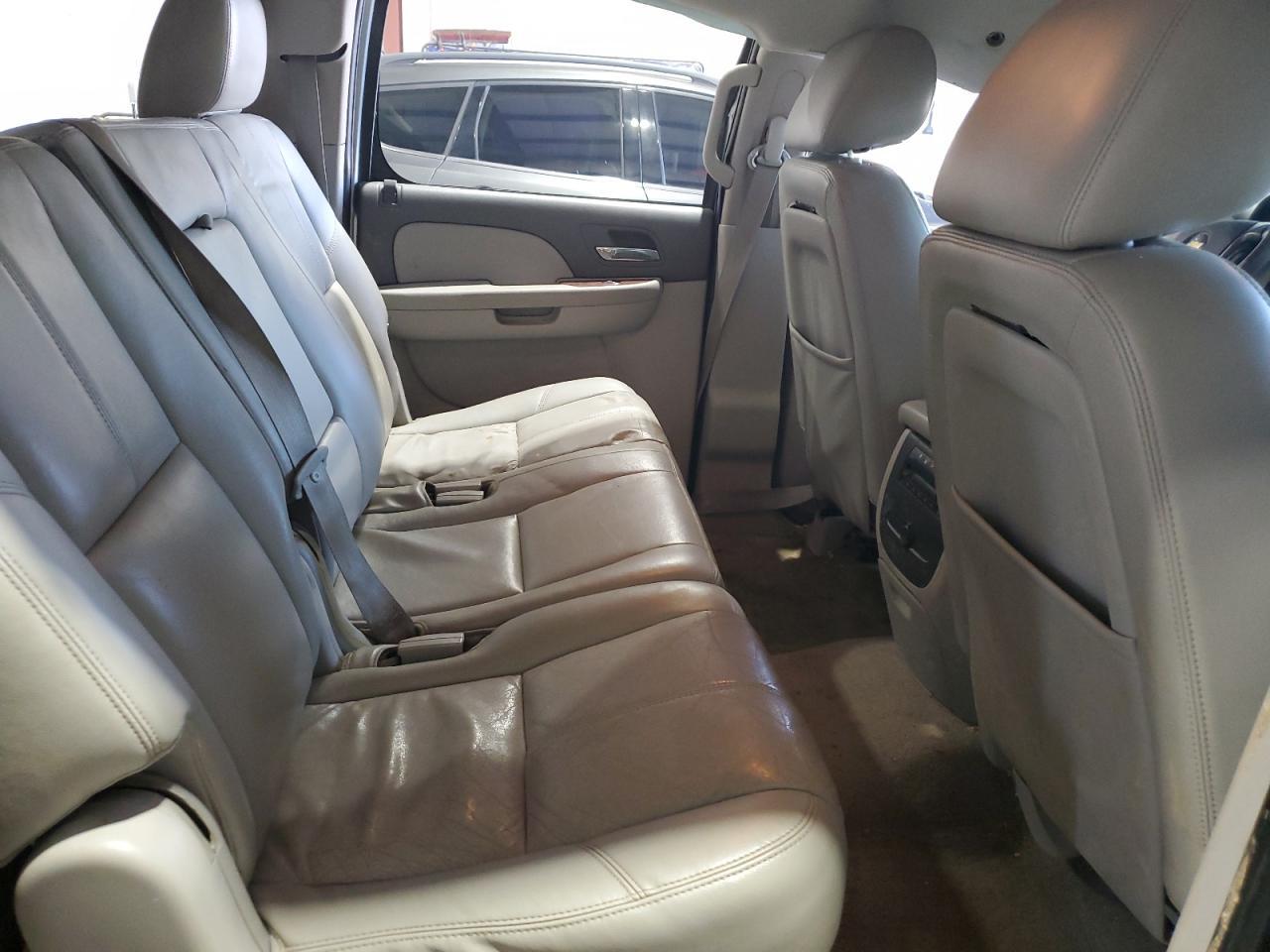 2011 CHEVROLET Suburban