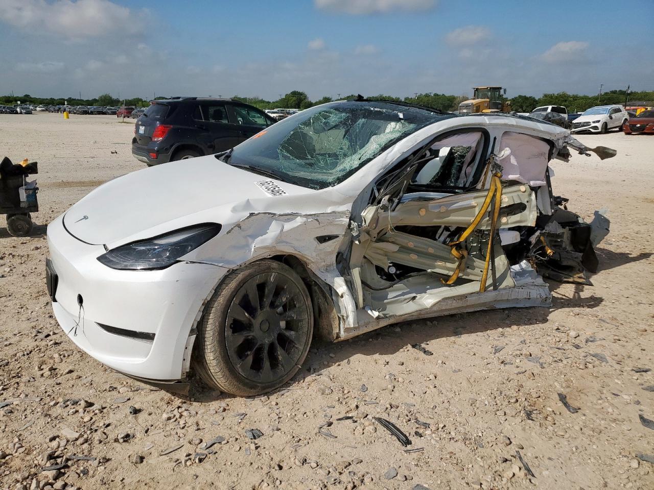 2024 TESLA MODEL Y