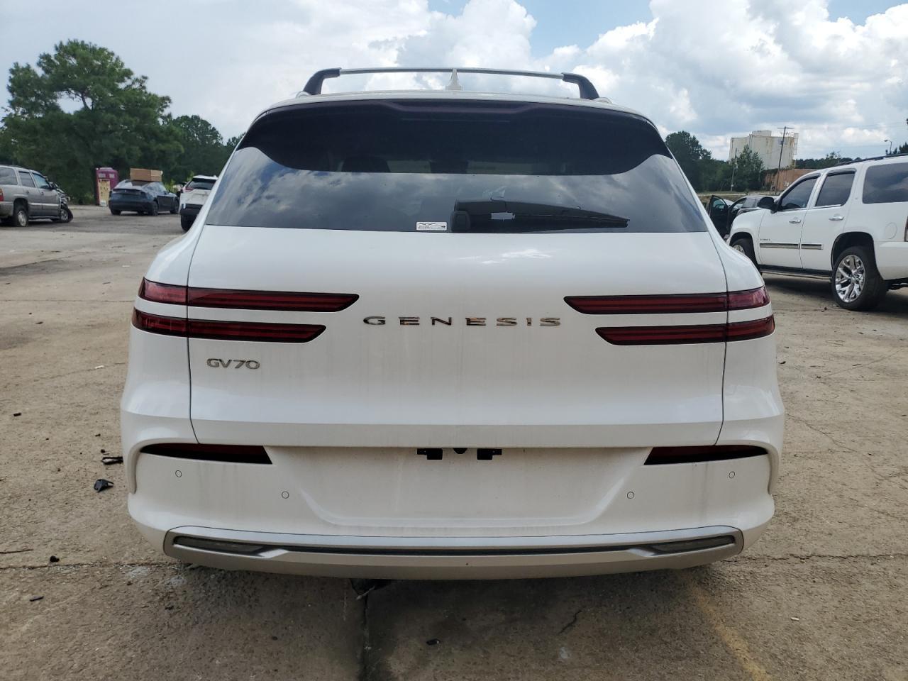 2025 GENESIS GV70