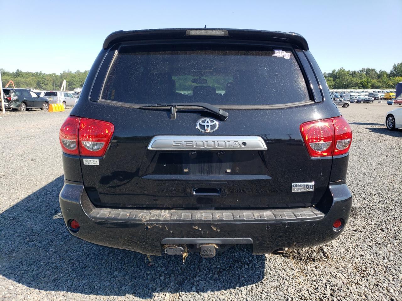2014 TOYOTA Sequoia