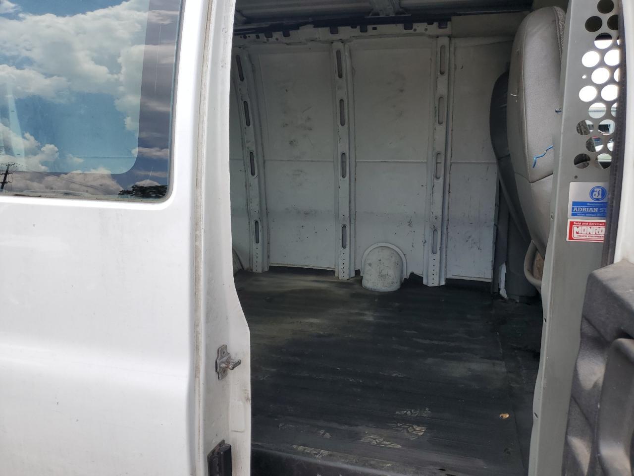 2005 CHEVROLET Express 3500