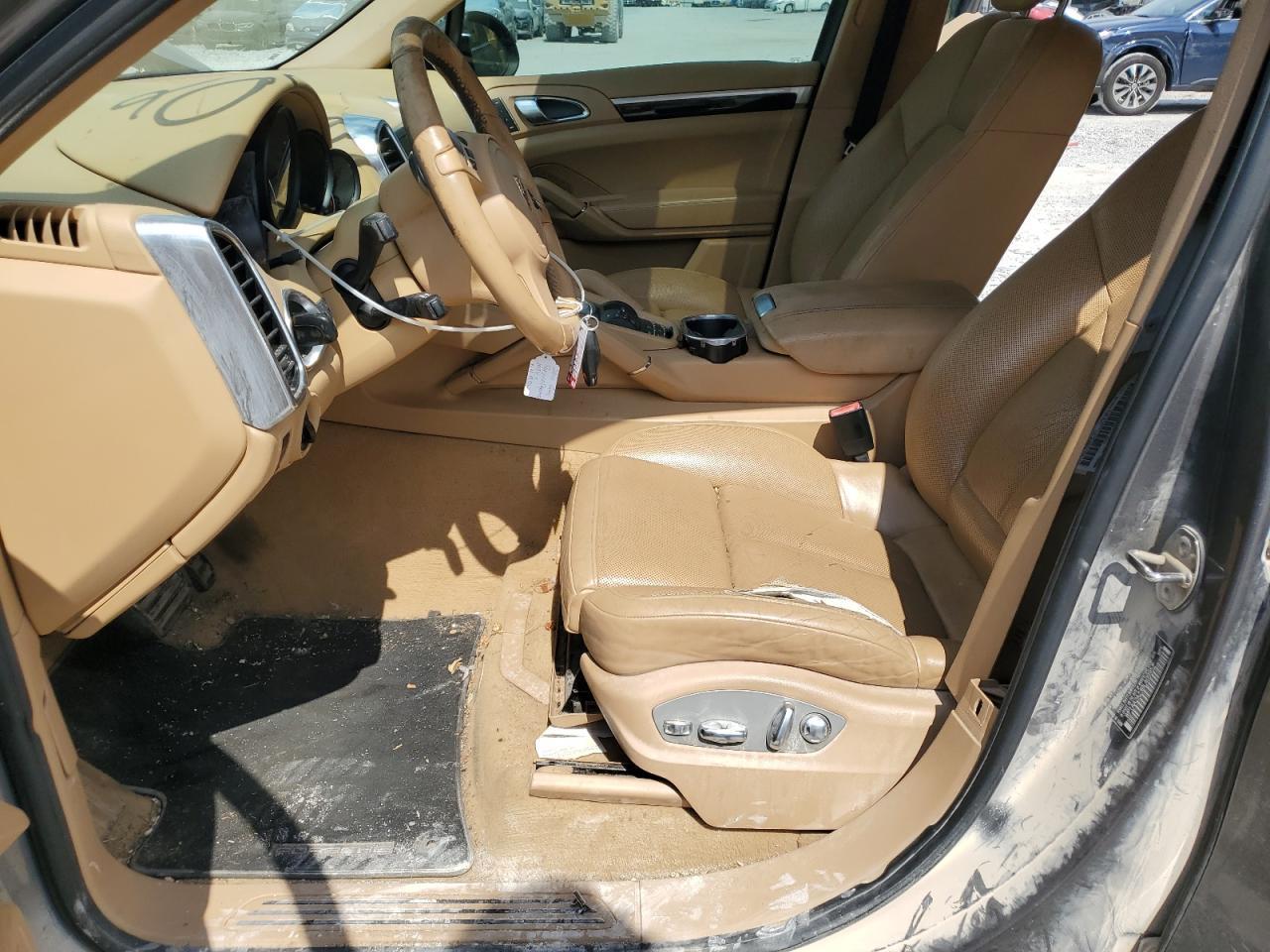 2011 PORSCHE CAYENNE