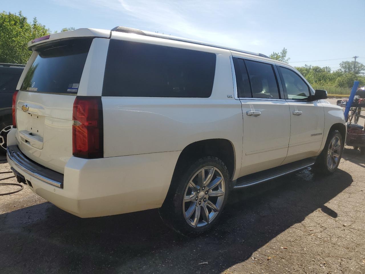2015 CHEVROLET Suburban