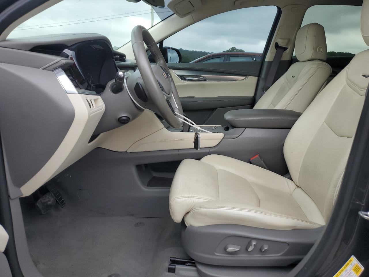 2017 CADILLAC XT5
