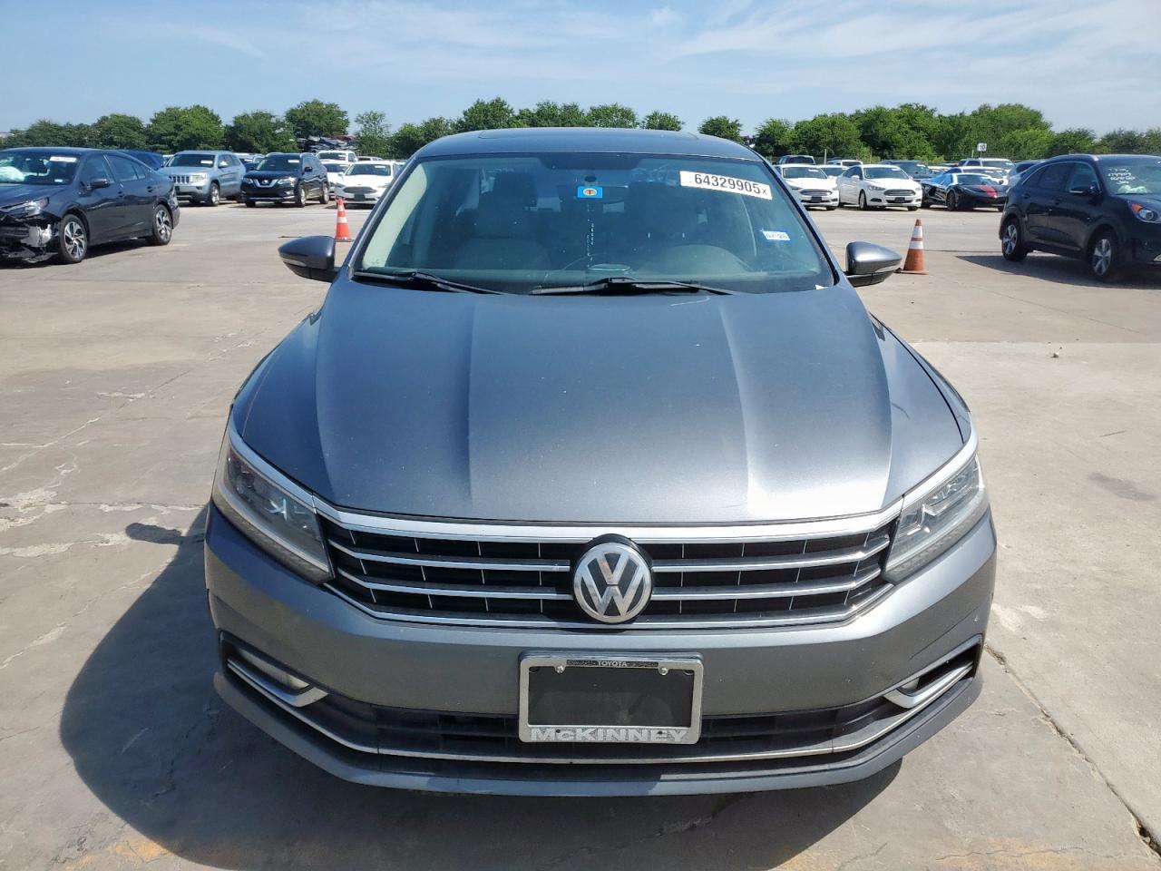 2017 VOLKSWAGEN Passat
