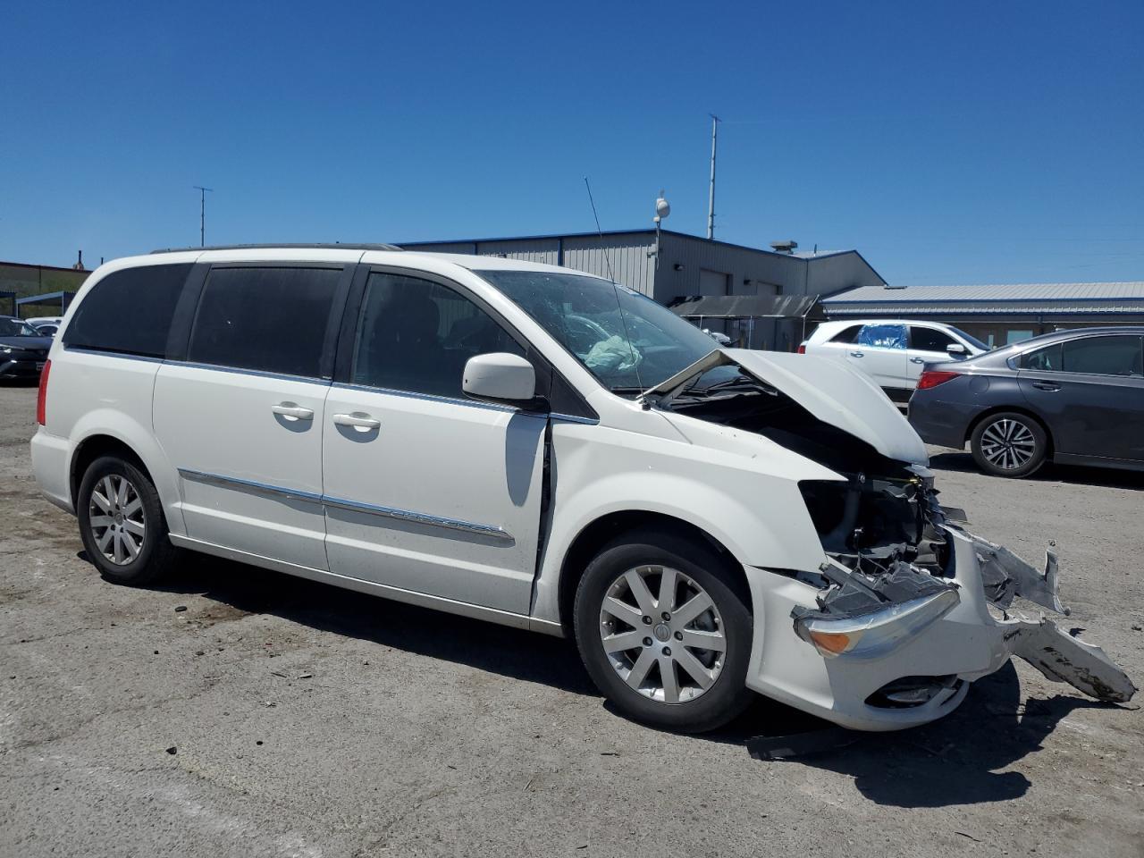 2013 CHRYSLER Town & Country