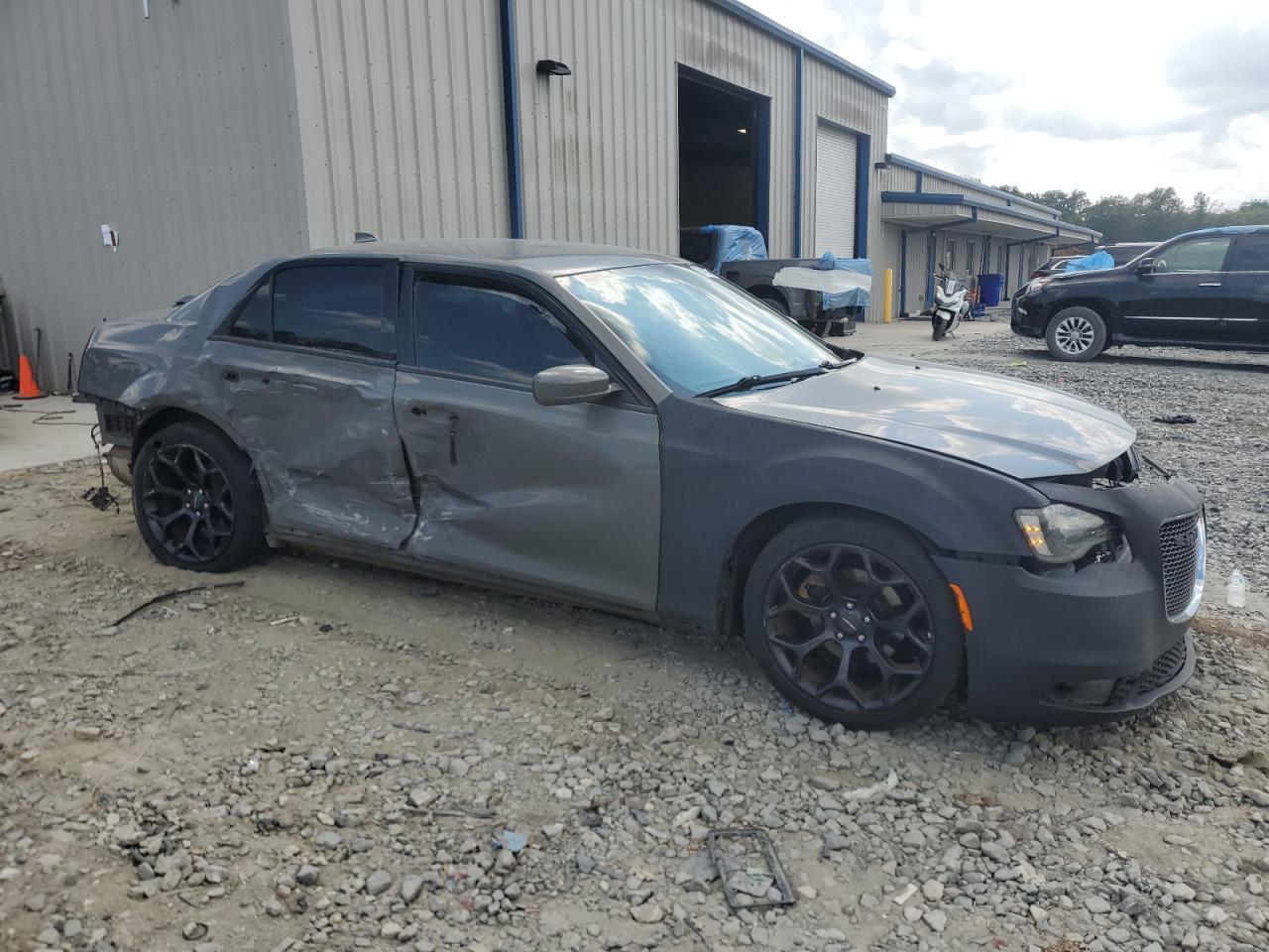 2019 CHRYSLER 300
