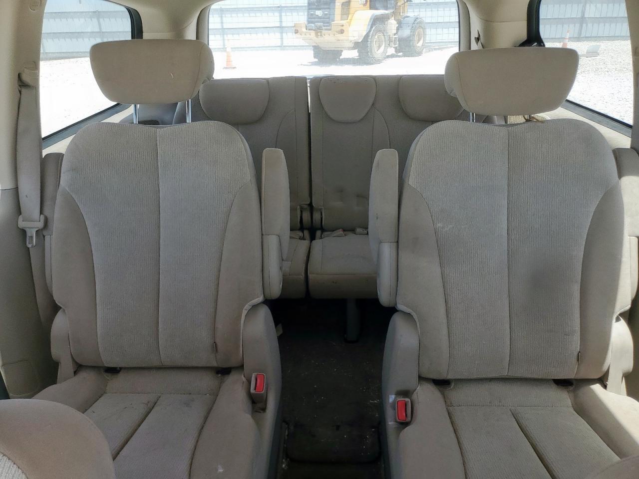 2010 KIA SEDONA