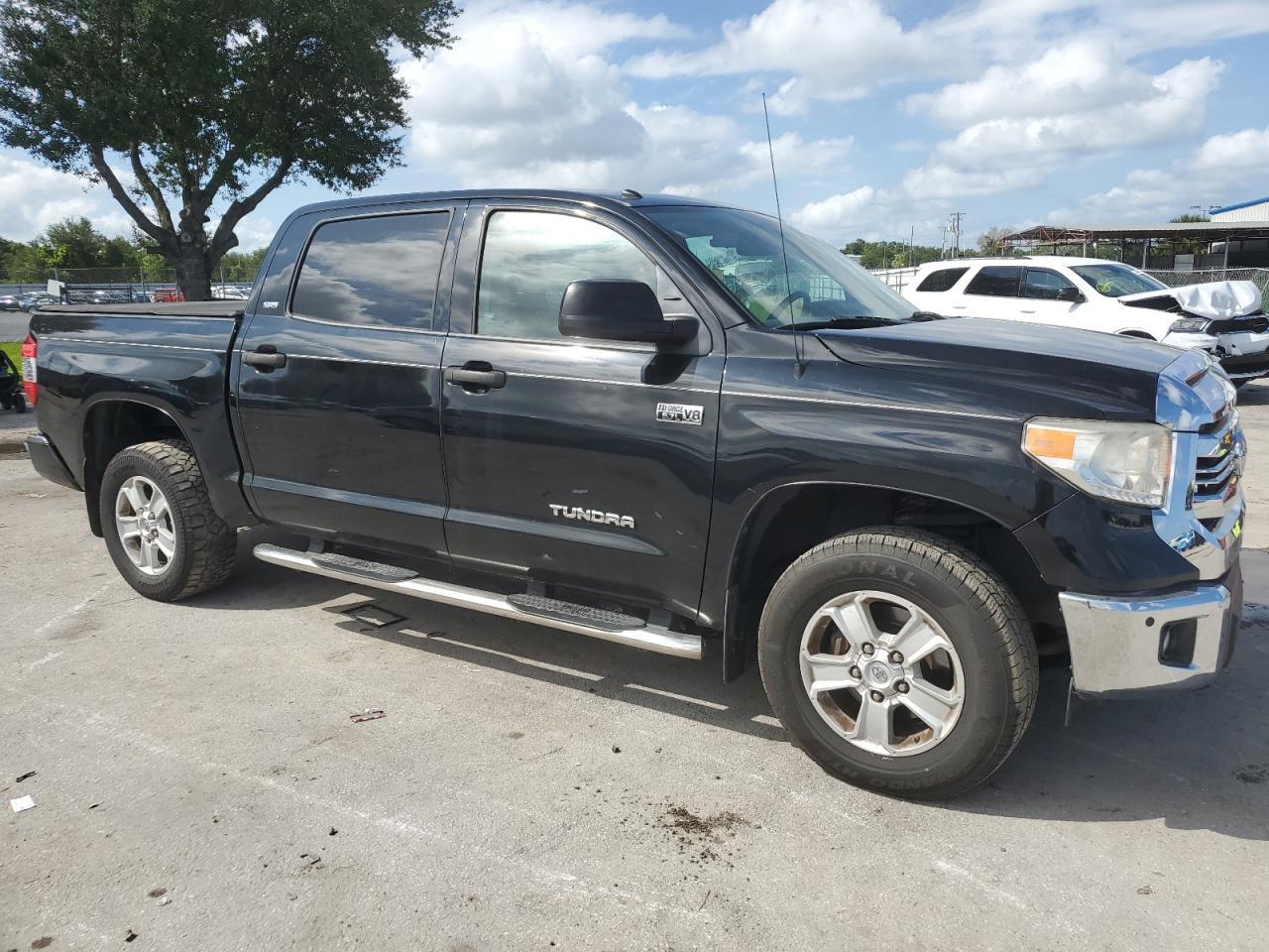 2017 TOYOTA TUNDRA