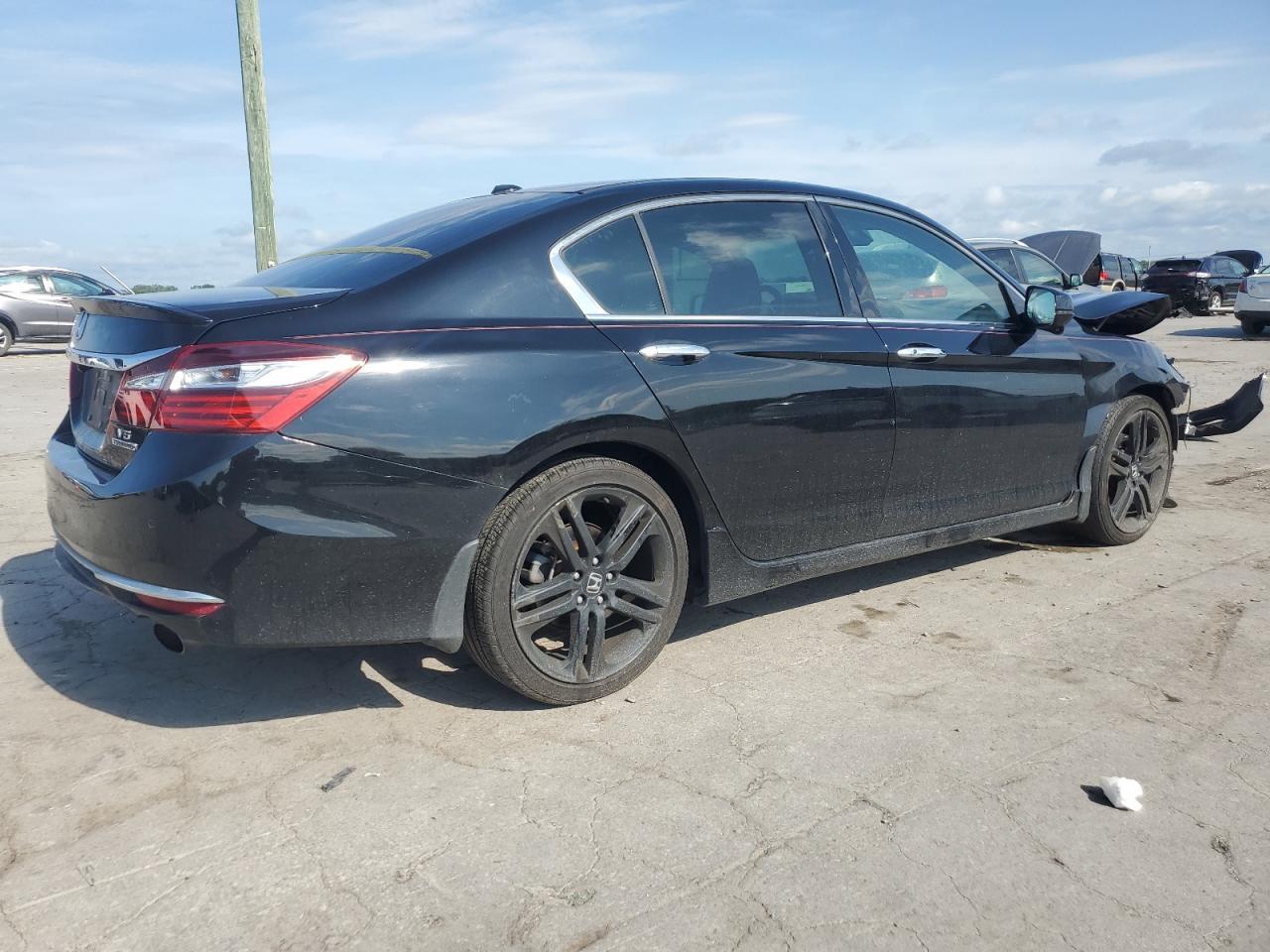 2017 HONDA ACCORD
