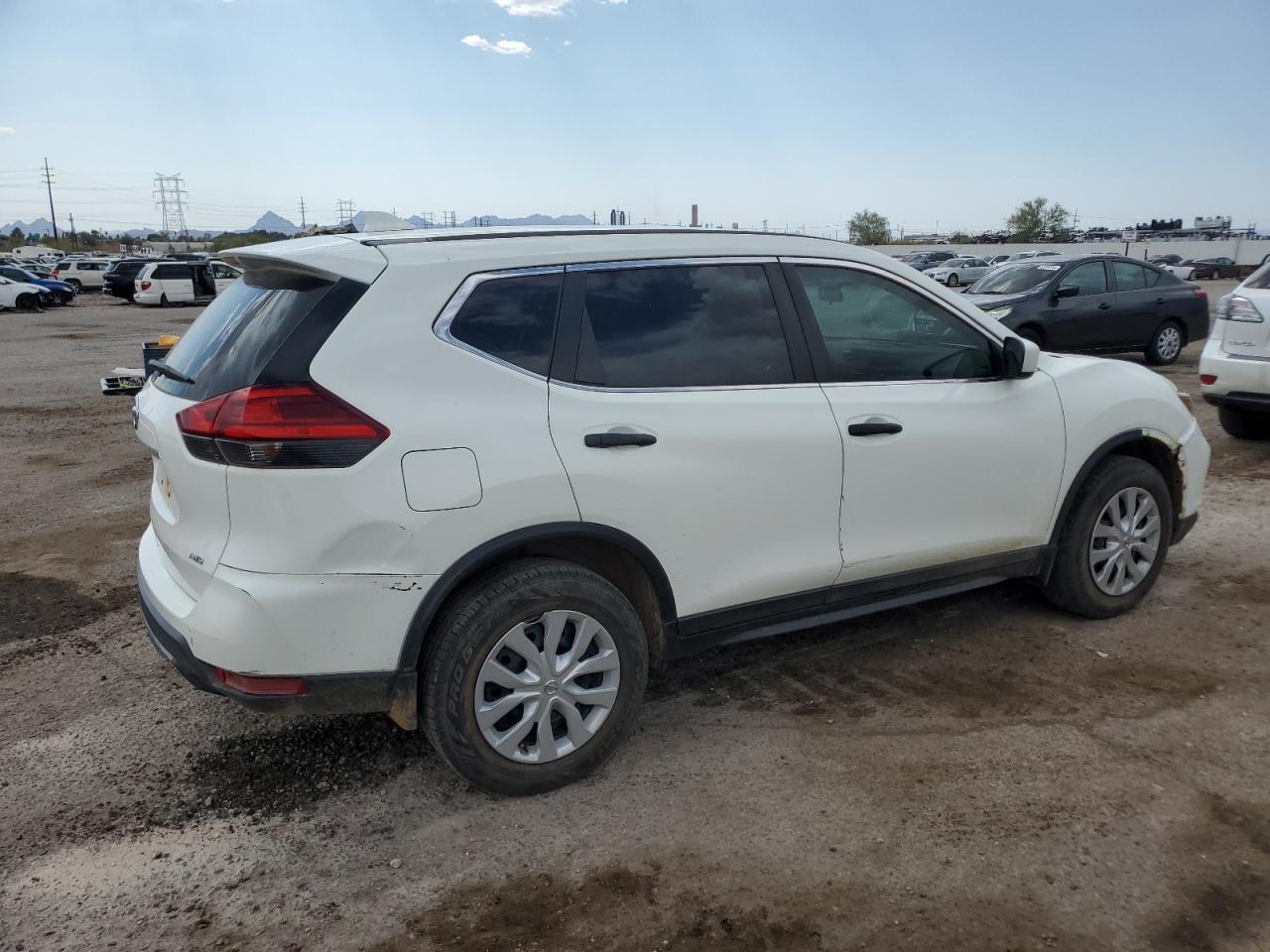 2017 NISSAN ROGUE