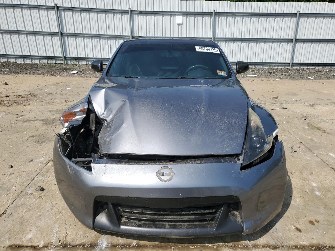 2011 NISSAN 370Z