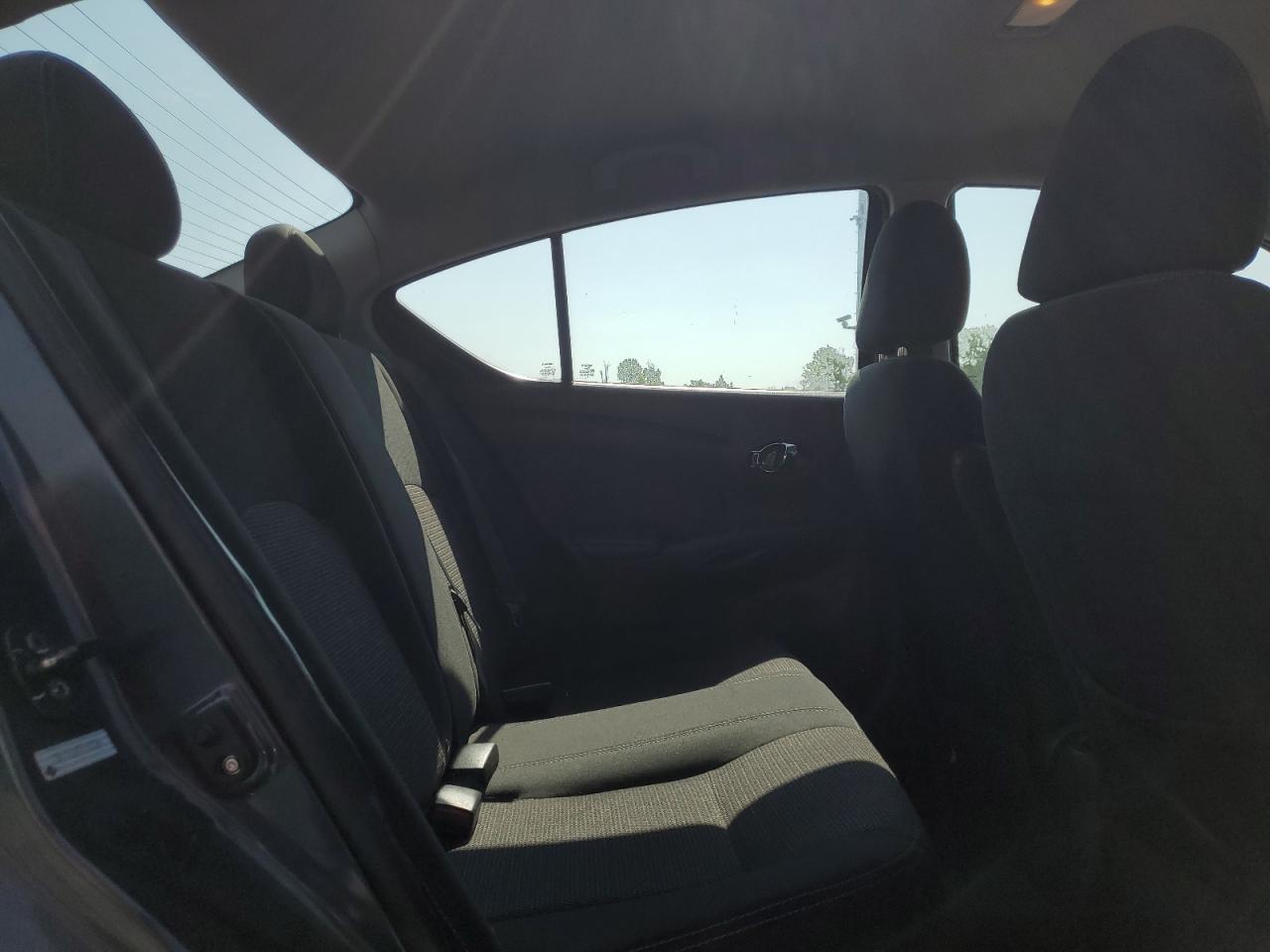 2015 NISSAN VERSA