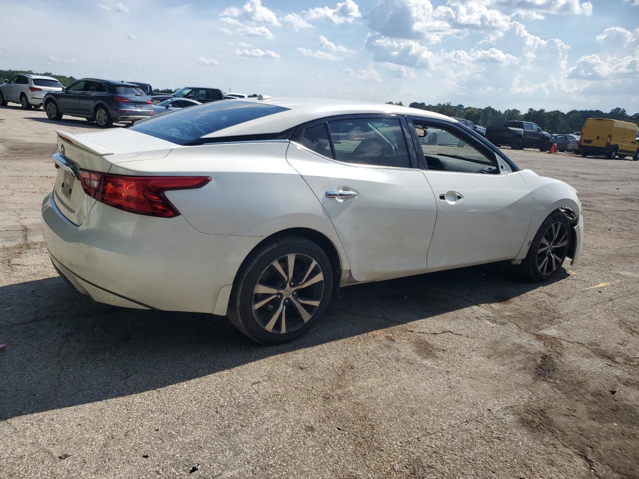 2016 NISSAN Maxima