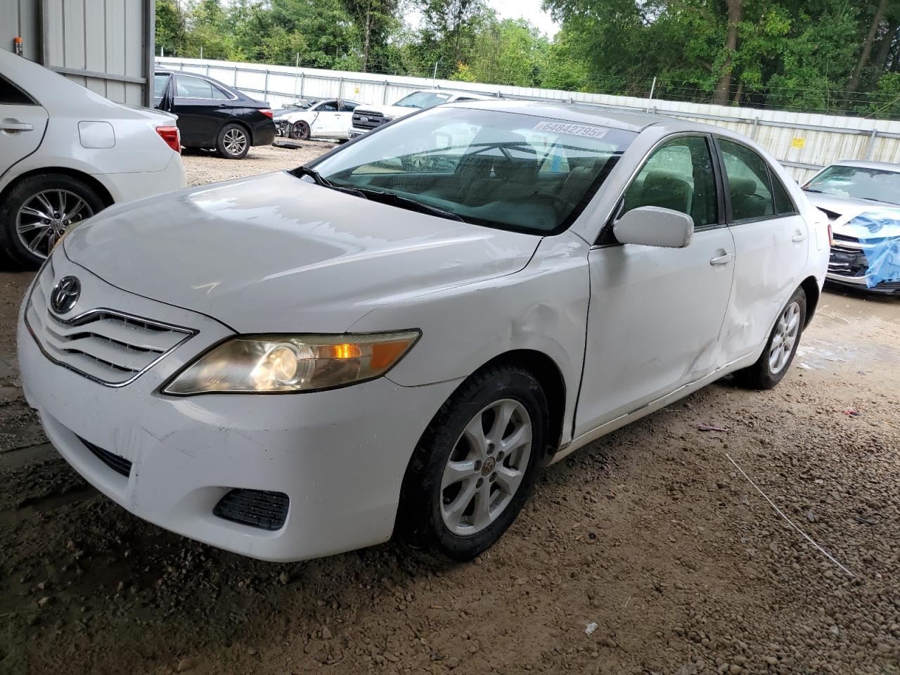 2011 TOYOTA CAMRY