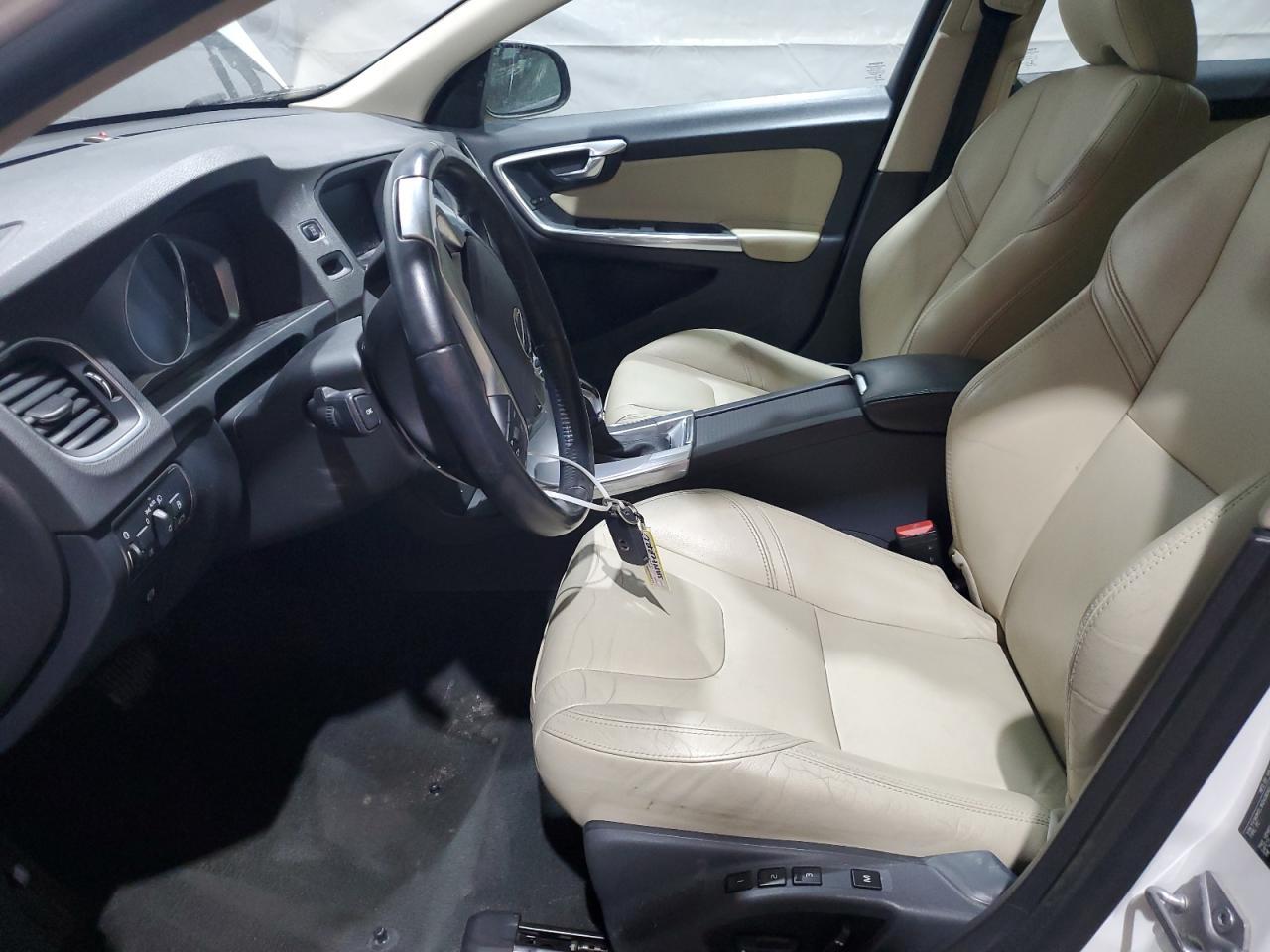 2017 VOLVO S60