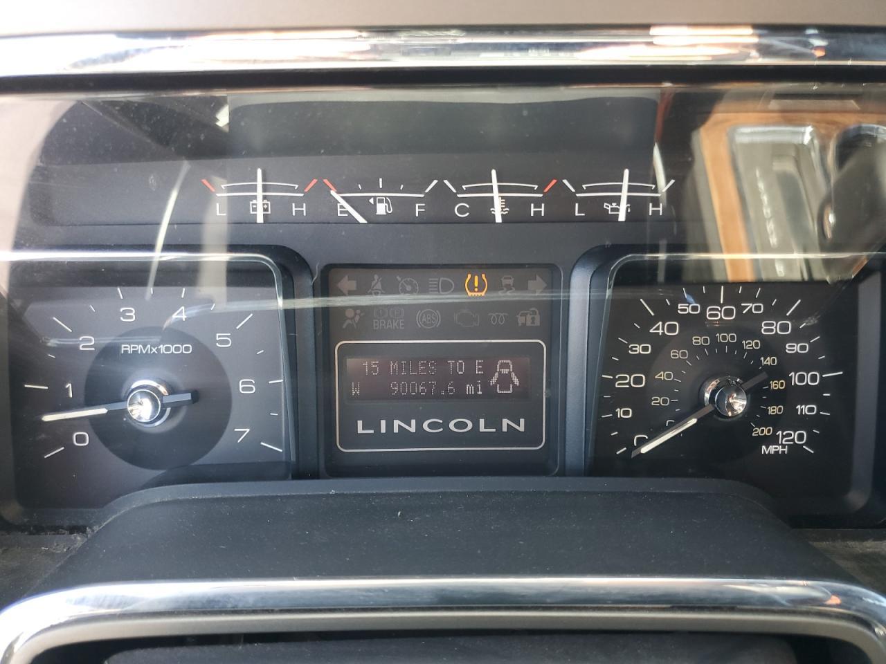 2011 LINCOLN Navigator
