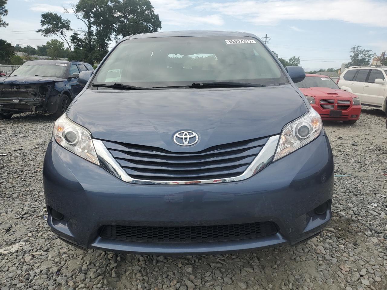 2017 TOYOTA SIENNA