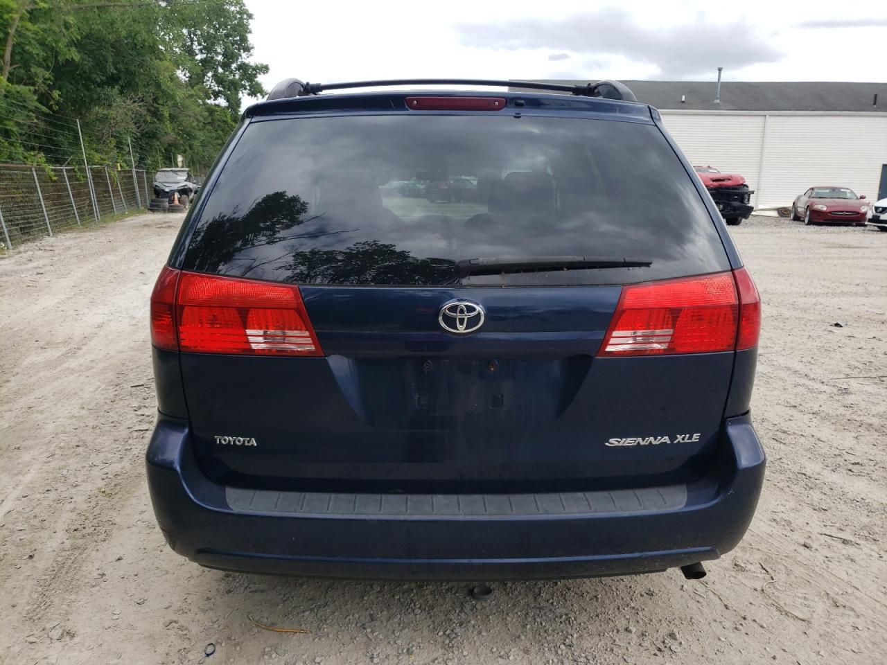 2004 TOYOTA SIENNA