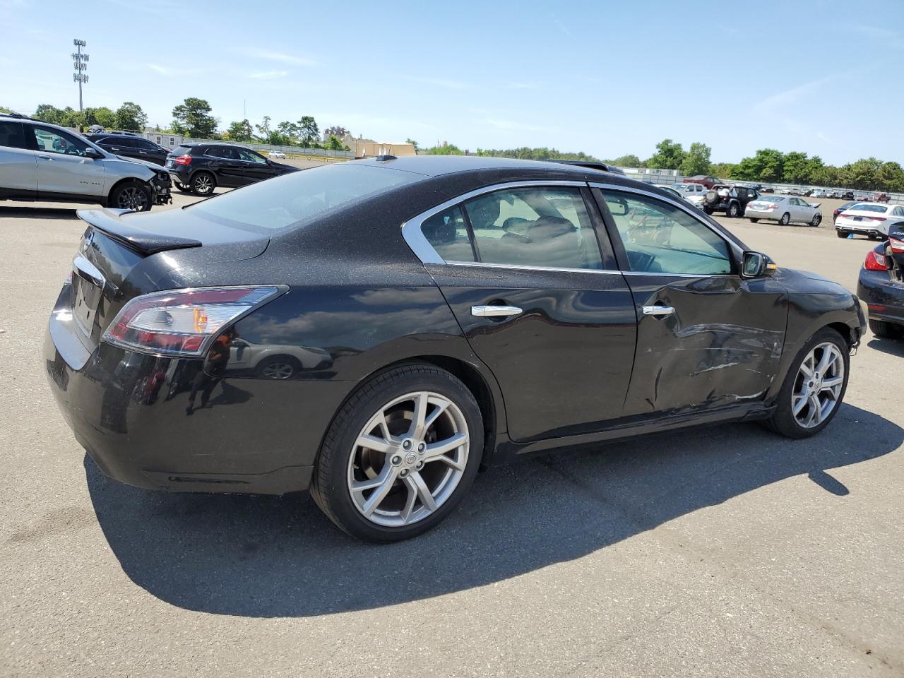 2014 NISSAN Maxima