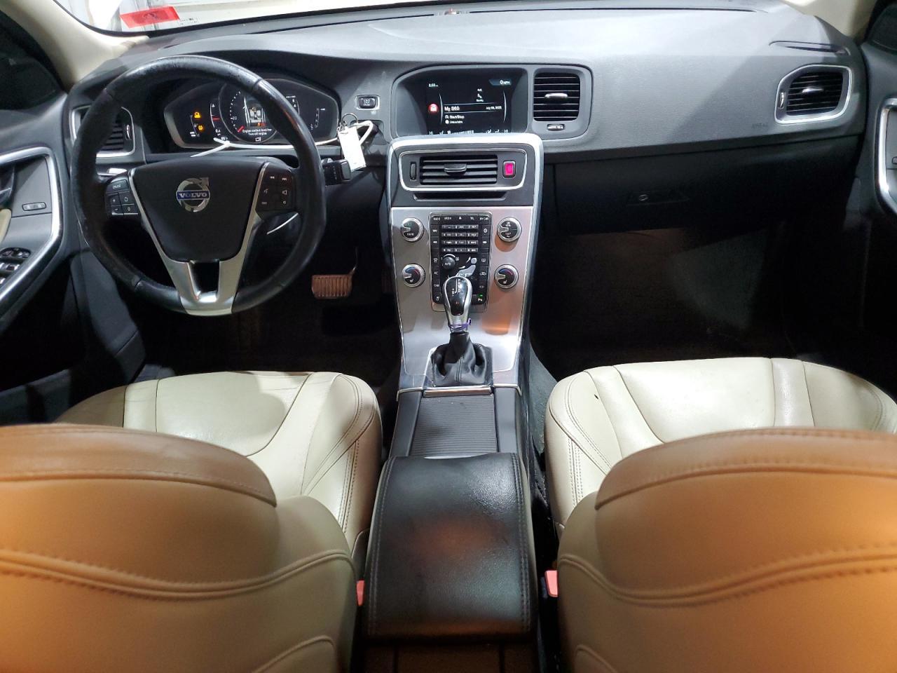 2017 VOLVO S60