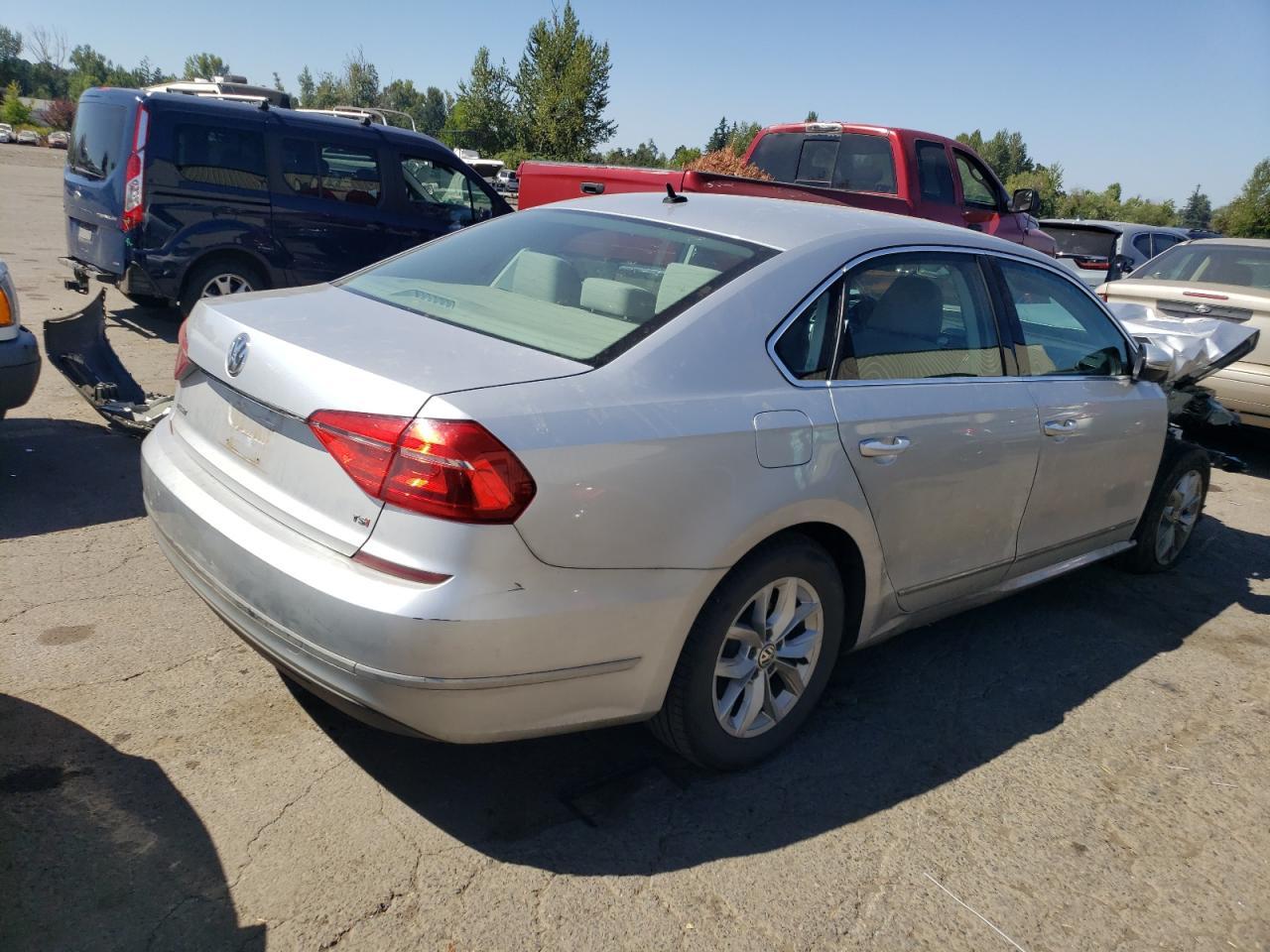 2016 VOLKSWAGEN Passat