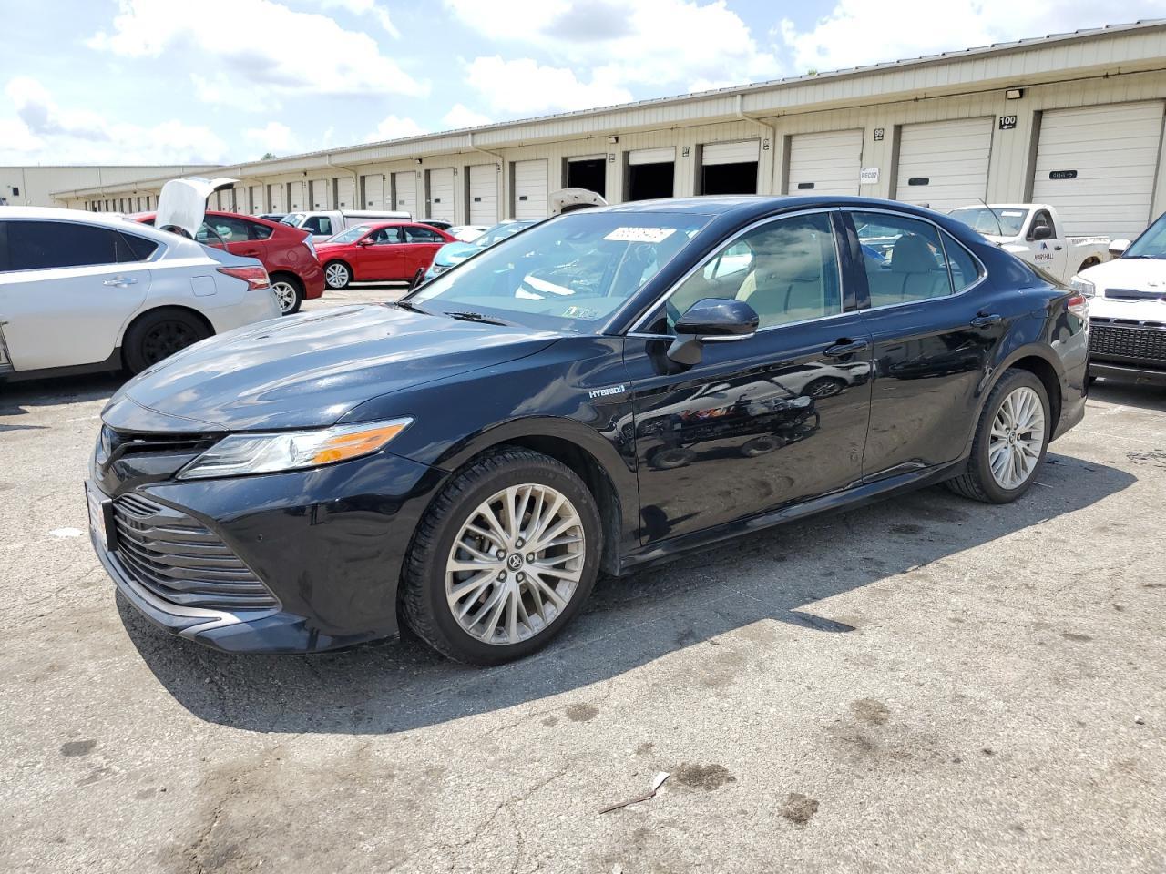 2018 TOYOTA CAMRY
