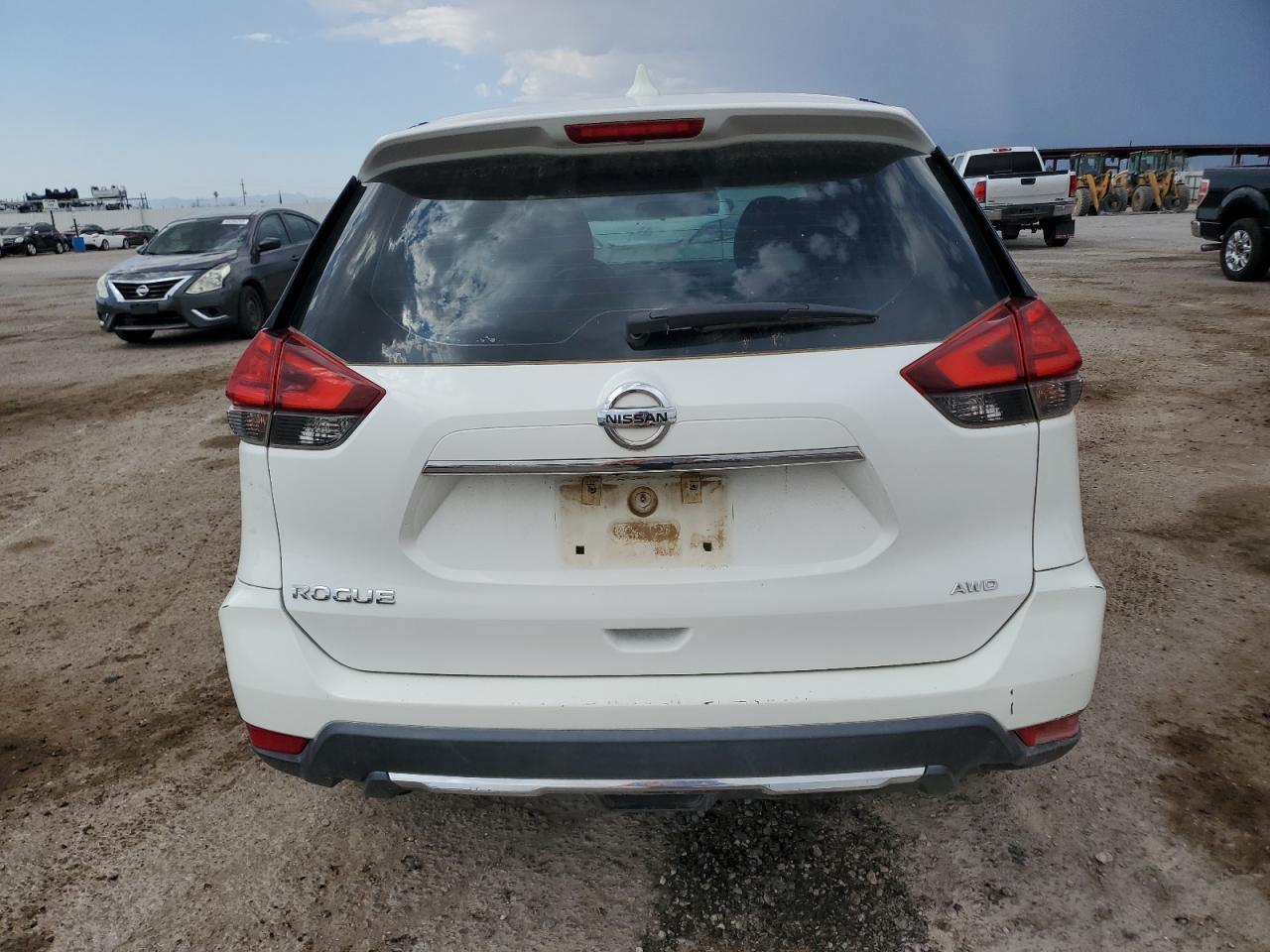2017 NISSAN ROGUE