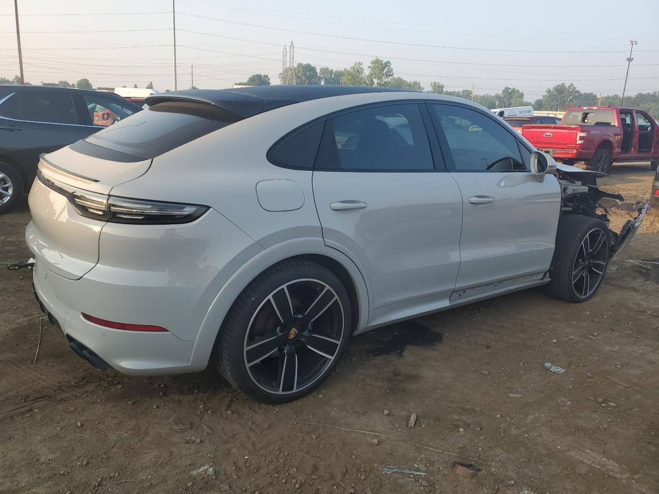 2022 PORSCHE CAYENNE