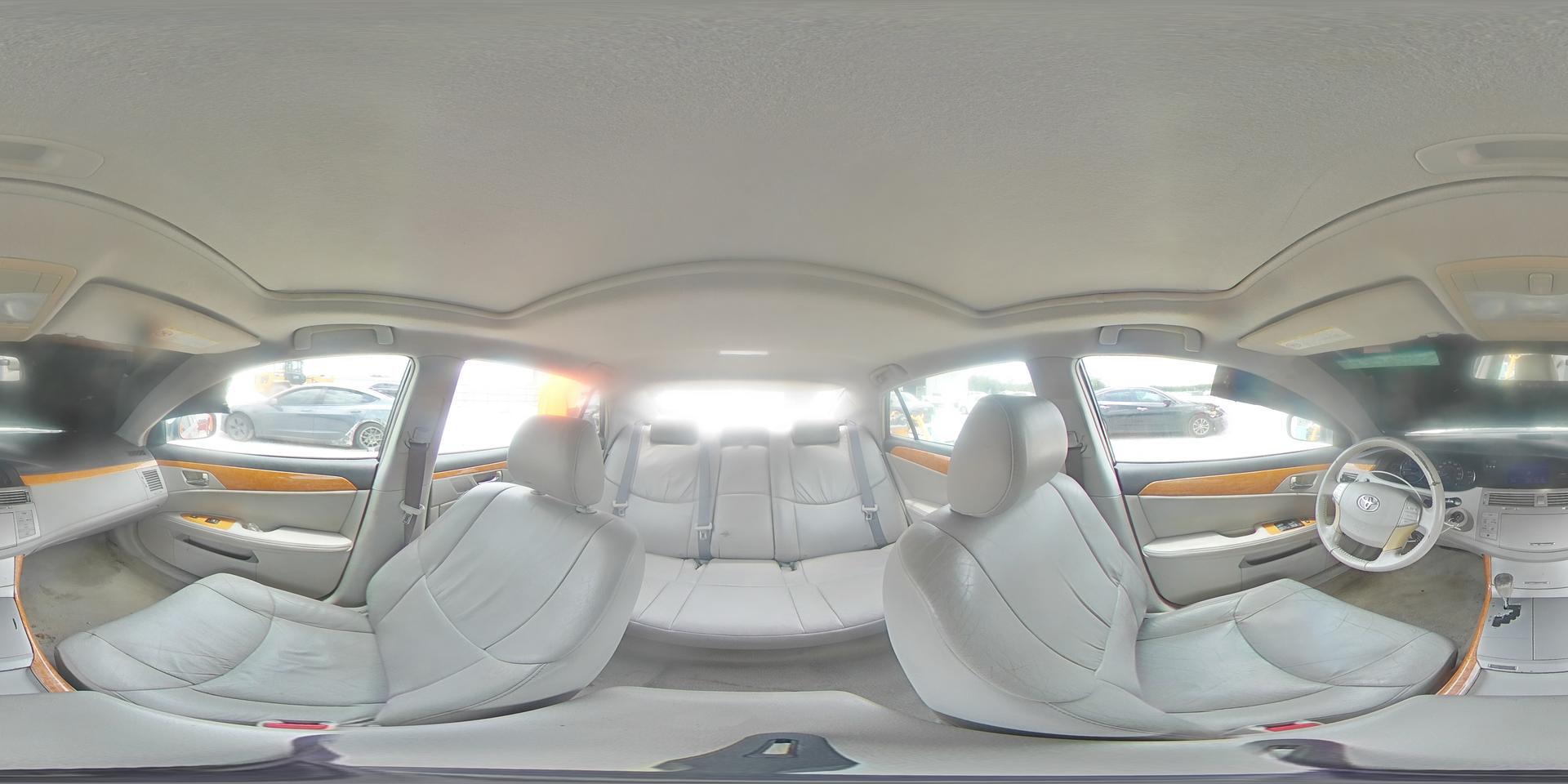 2005 TOYOTA Avalon