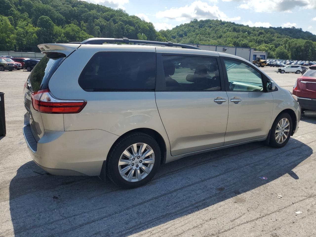 2015 TOYOTA SIENNA