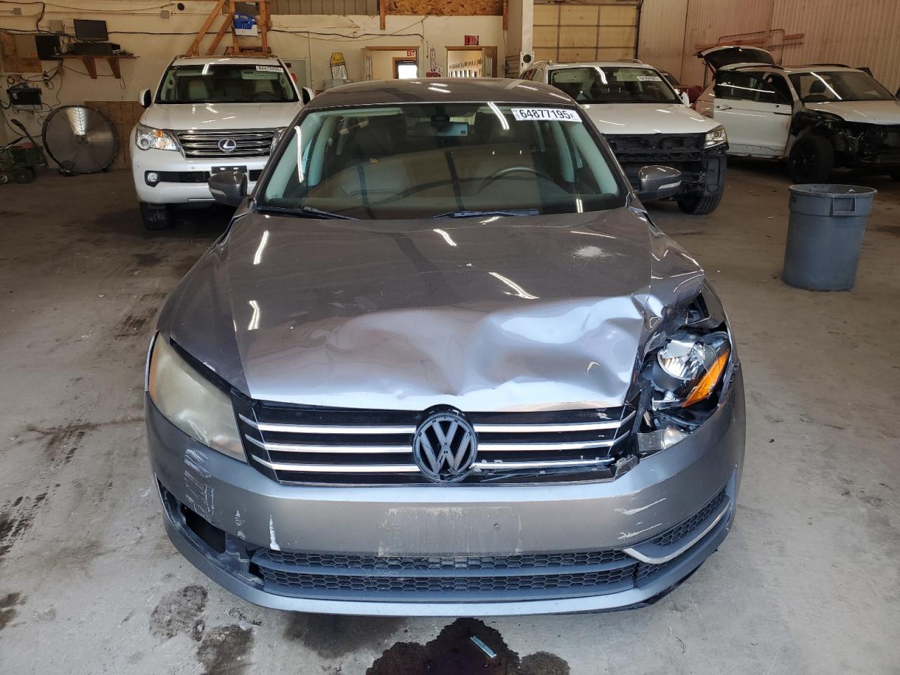 2013 VOLKSWAGEN Passat