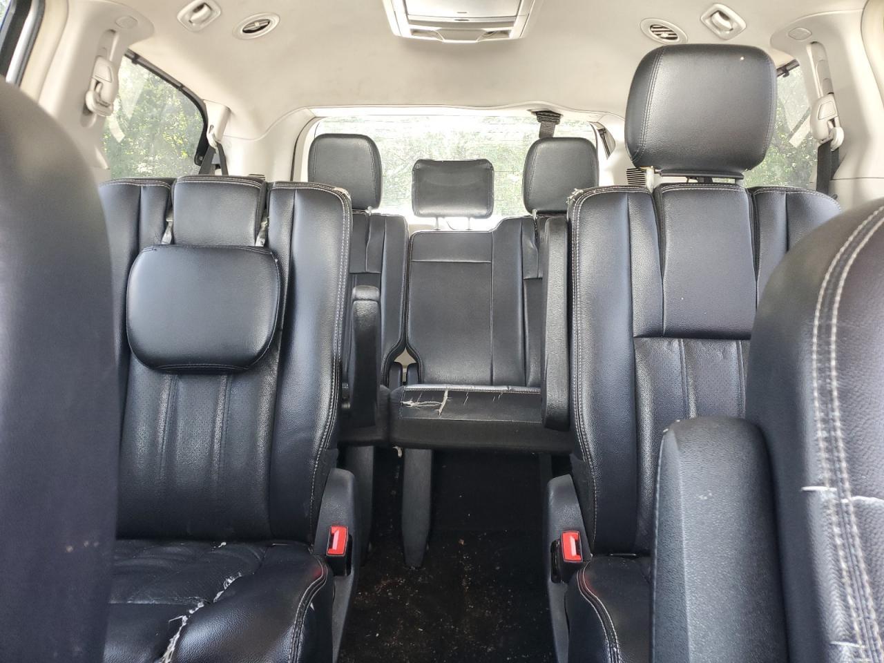 2012 CHRYSLER Town & Country