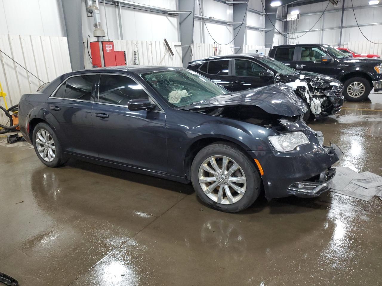 2017 CHRYSLER 300