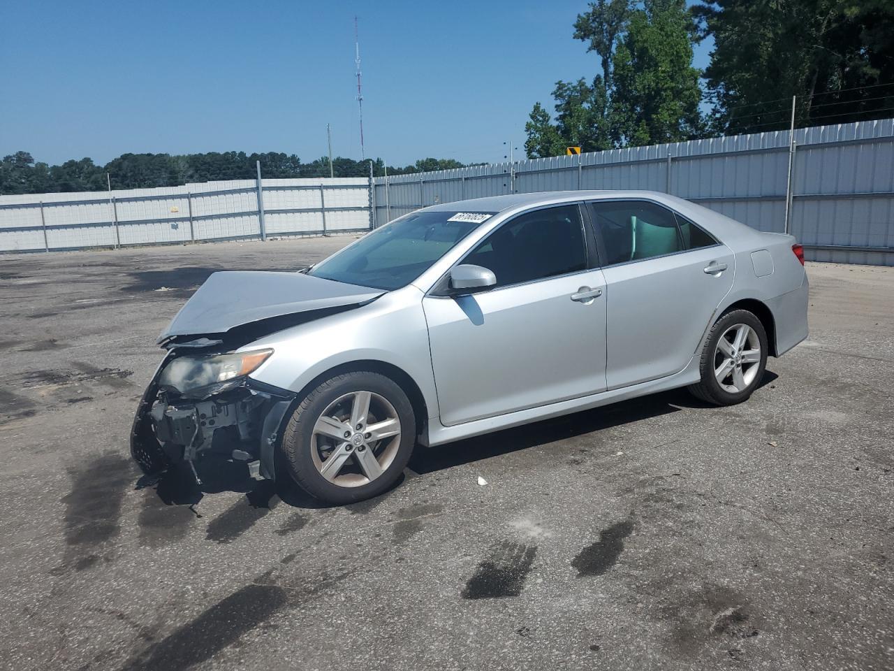 2014 TOYOTA CAMRY